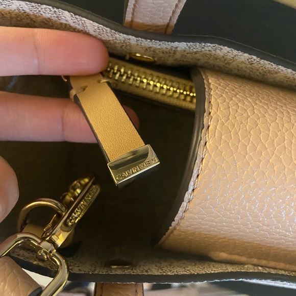 Calvin Klein crossbody - Picture 6 of 7